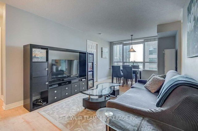 1807 - 51 Lower Simcoe Street