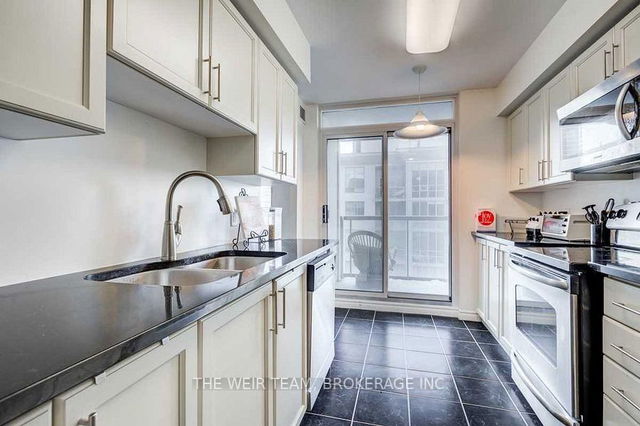 1807 - 51 Lower Simcoe Street