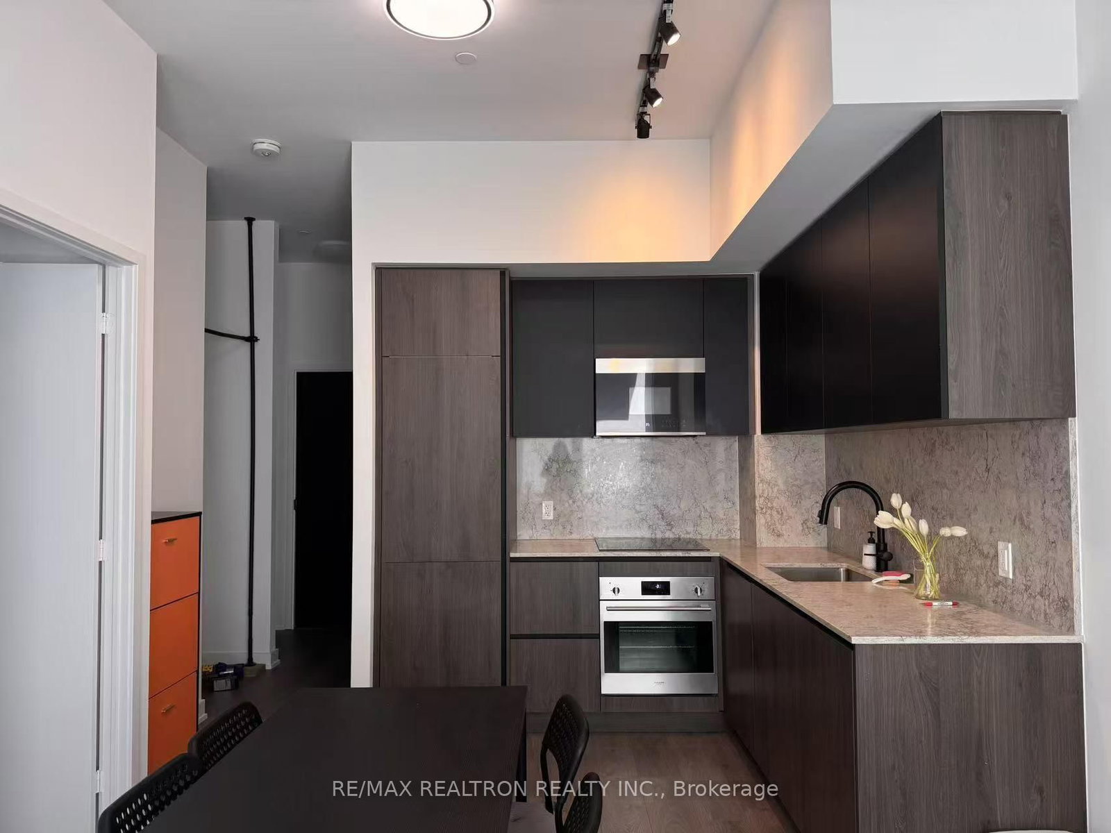 108 Peter Street, Unit 305 - Photo 5