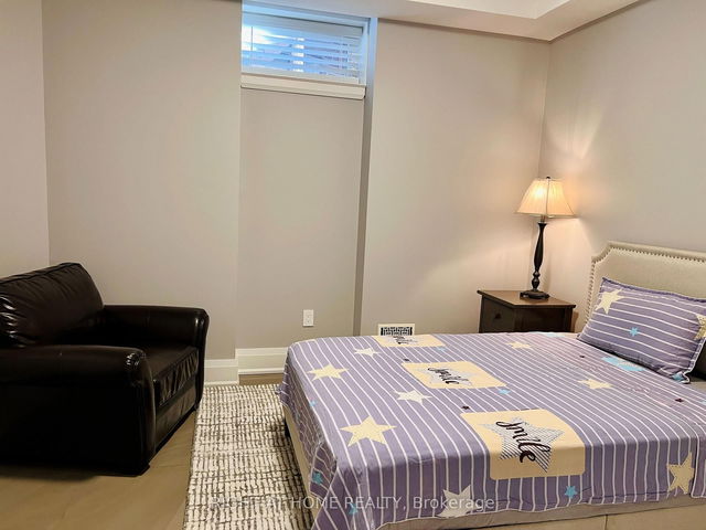 Room 3 - 35 Glenborough Park Crescent