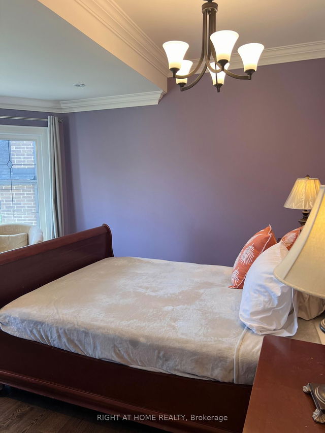 Room 2 - 35 Glenborough Park Crescent
