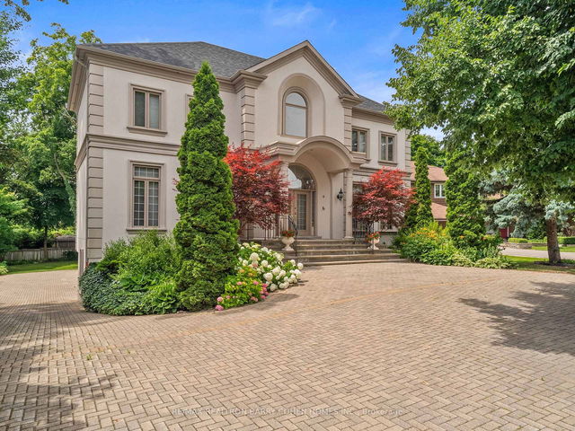 17 Paddock Court