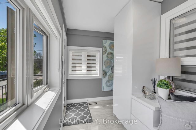 32 Amherst Avenue
