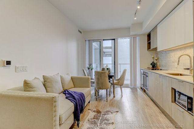 601 - 2020 Bathurst Street