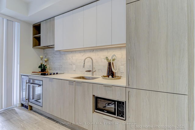 601 - 2020 Bathurst Street