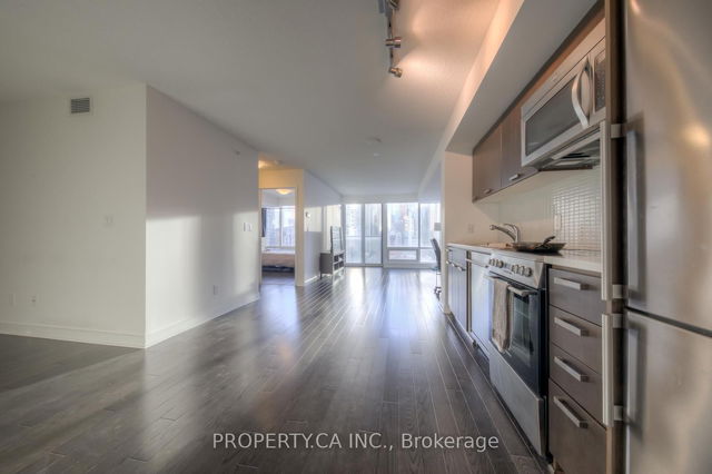 1406 - 295 Adelaide Street