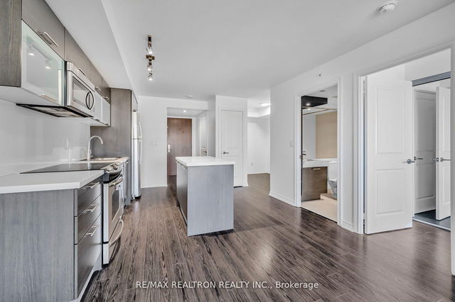 2105 - 386 Yonge Street
