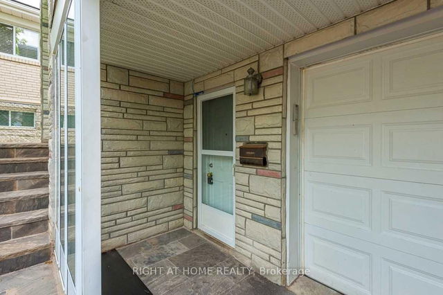 Lower - 87 Fontainbleau Drive
