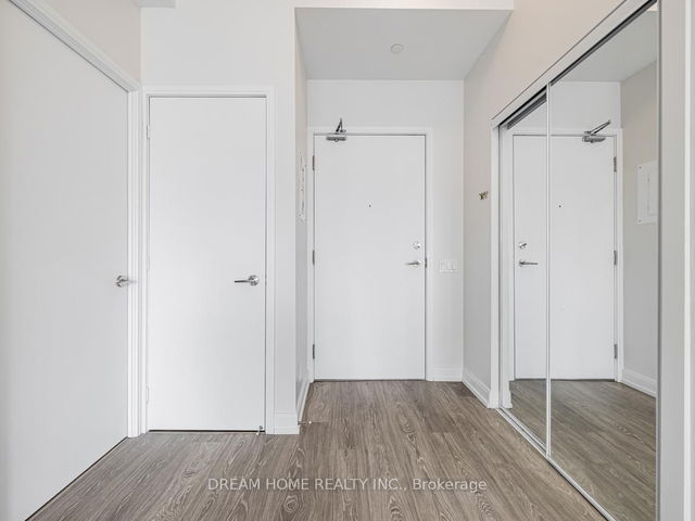 1206 - 181 Dundas Street