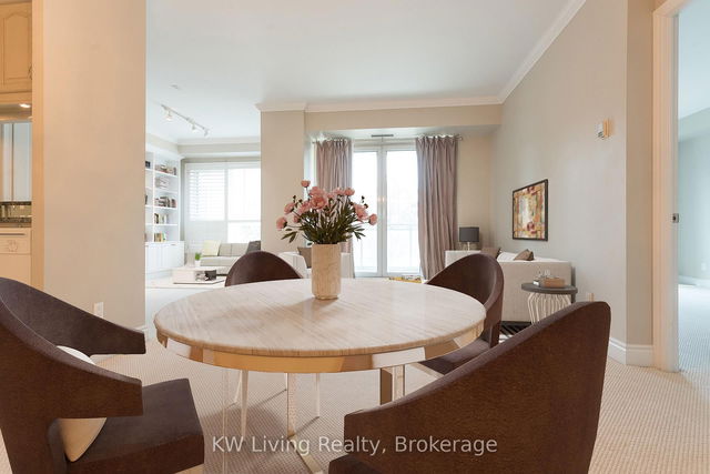 219 - 11 William Carson Crescent