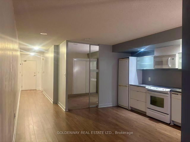 717 - 4K Spadina Avenue