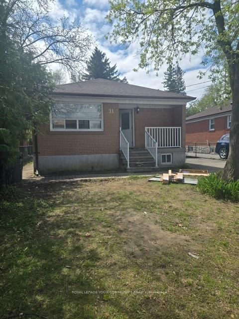 31 Madawaska Avenue