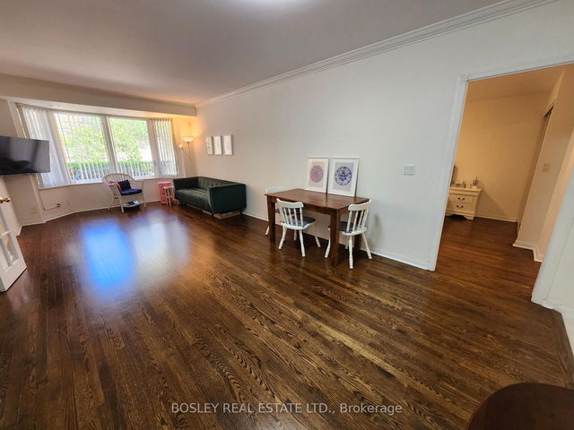 1101 - 28 Sommerset Way