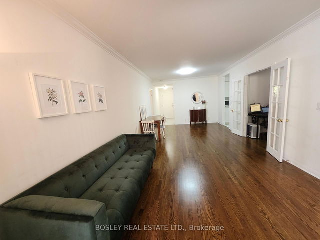 1101 - 28 Sommerset Way