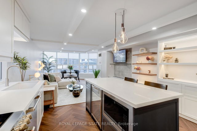 2201 - 71 Simcoe Street