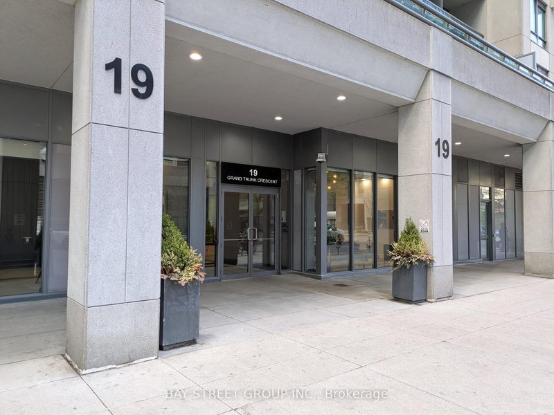 3808 - 19 Grand Trunk Cres E, Toronto, M5J 3A3 | Image 3