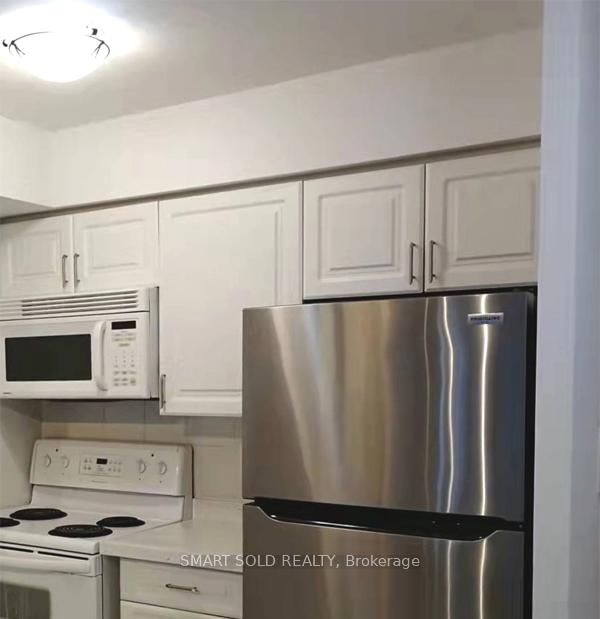 811 - 4978 Yonge Street