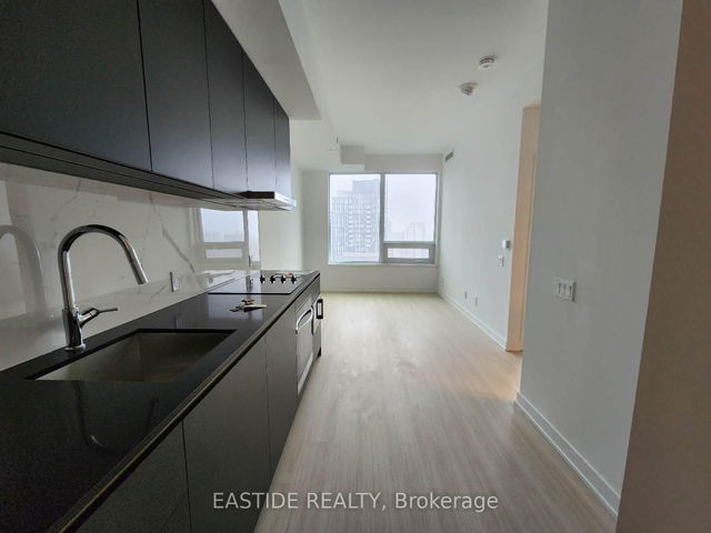 3211 - 8 Wellesley Street