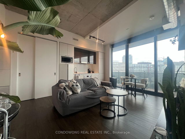 606 - 21 Lawren Harris Square