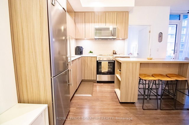 808 - 50 Forest Manor Road