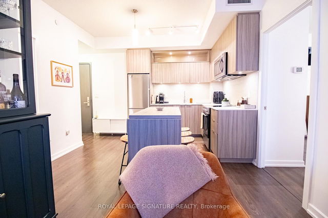 808 - 50 Forest Manor Road