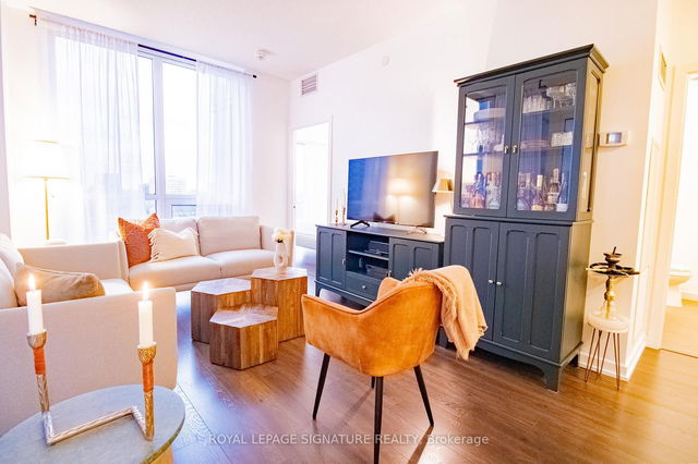 808 - 50 Forest Manor Road