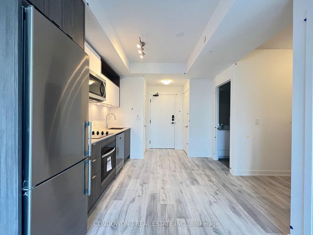 975 - 135 Lower Sherbourne Street