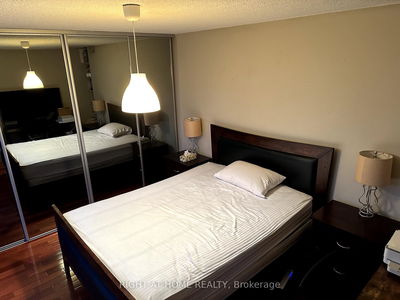 Unit PH15 — 633 Bay St, Toronto - Bay Street Corridor image-0-2