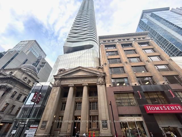 1106 - 197 Yonge Street