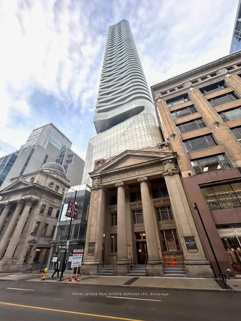 1106 - 197 Yonge Street