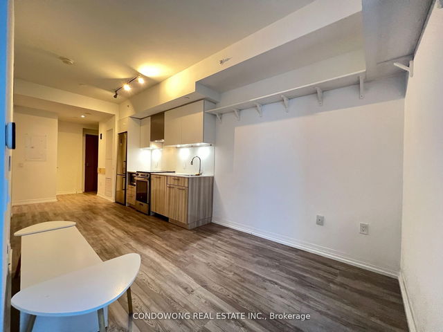 939 - 251 Jarvis Street
