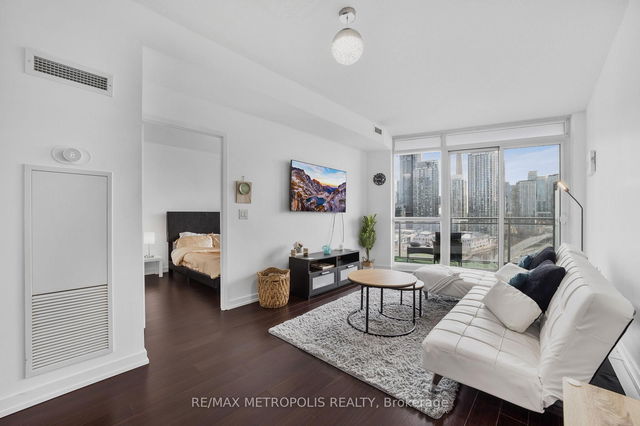 1909 - 38 Dan Leckie Way