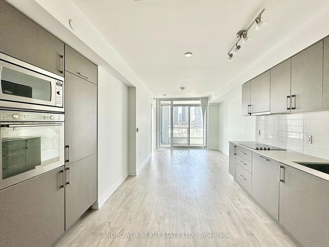 509W - 27 Bathurst Street