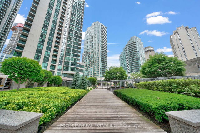 905 - 18 Harbour Street