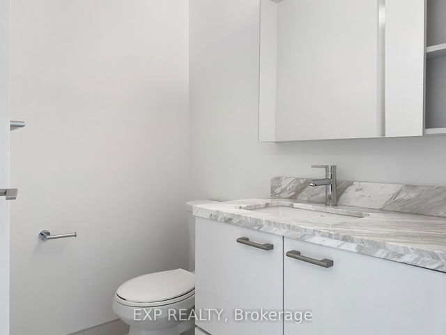 1906 - 2221 Yonge Street