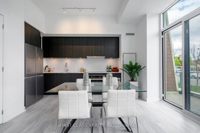 Unit 28 — 8 Olympic Gdn Dr, Toronto - Newtonbrook East image-0-4