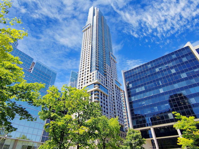 3904 - 88 Scott Street