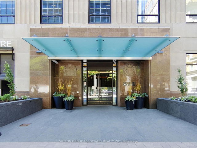 3904 - 88 Scott Street