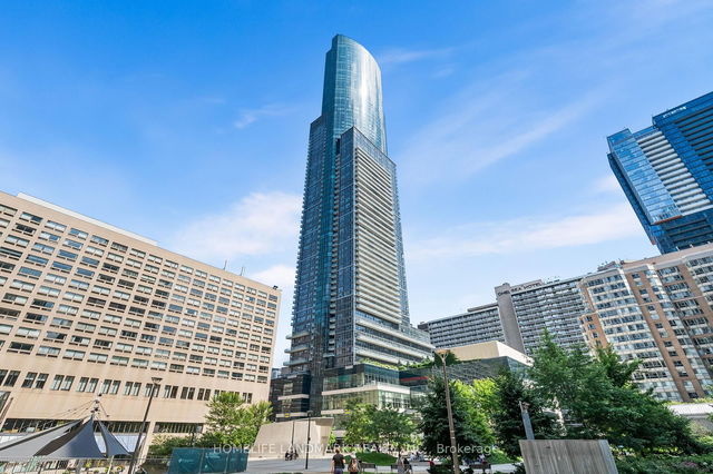 2403 - 386 Yonge Street