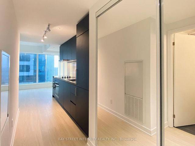 8 Wellesley Street