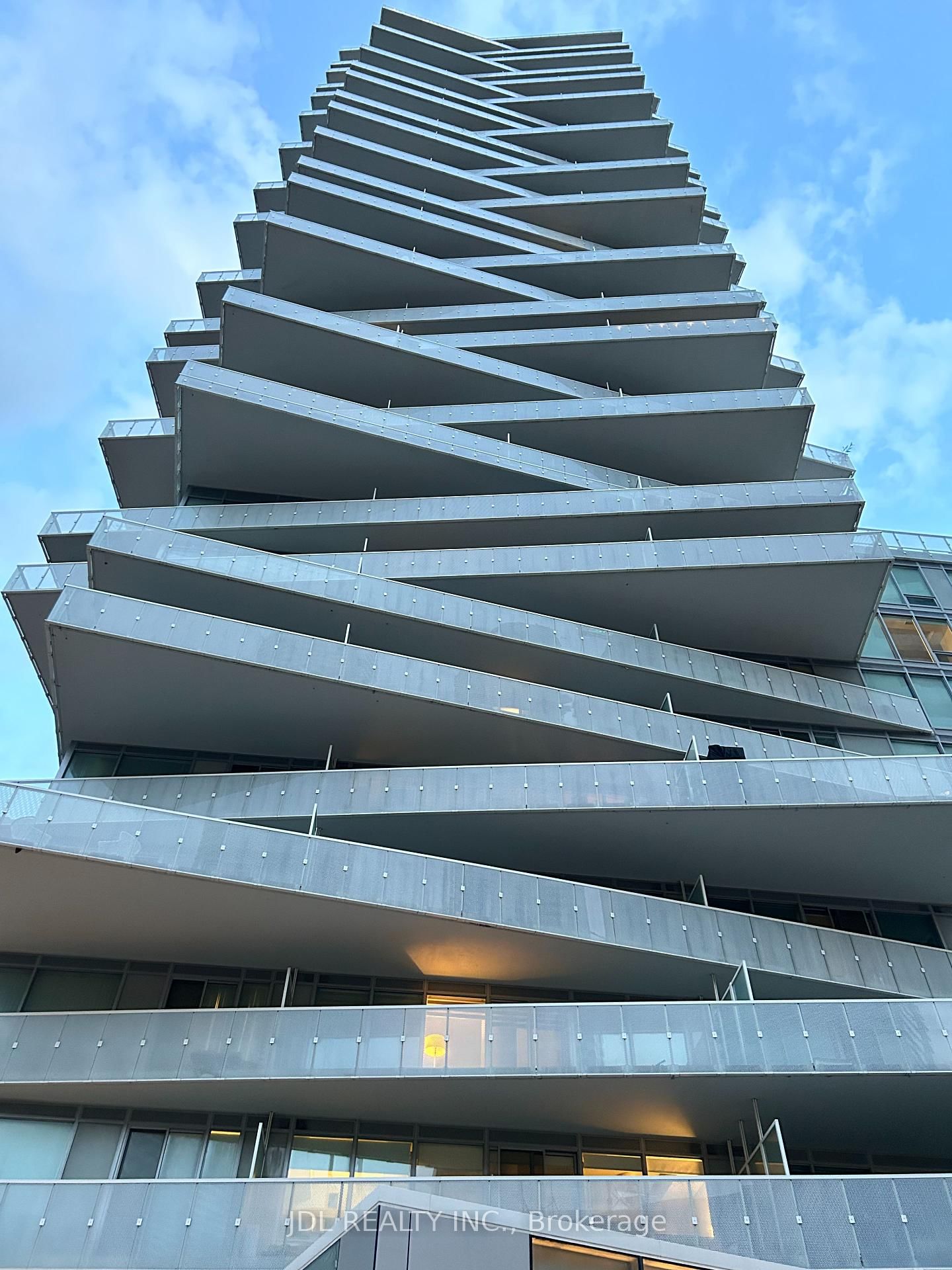Condo for lease at 718 1+1-15 Queens Quay East Quay, Toronto, Waterfront Communities C8, M5J 2V7 - MLS: C12132655
