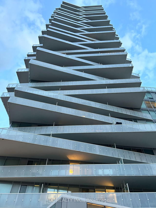 718 1+1 - 15 Queens Quay East Quay