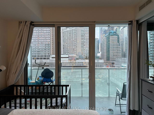 718 1+1 - 15 Queens Quay East Quay