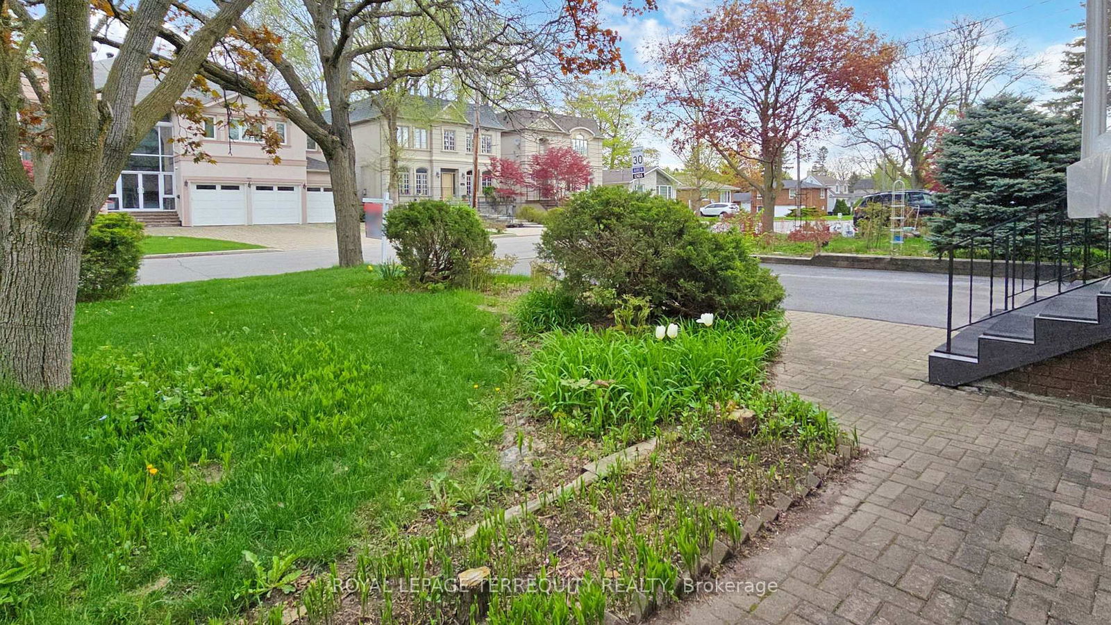Detached House for sale at 219 Dunview Avenue, Toronto, Willowdale East, M2N 4H9 - MLS: C12132931
