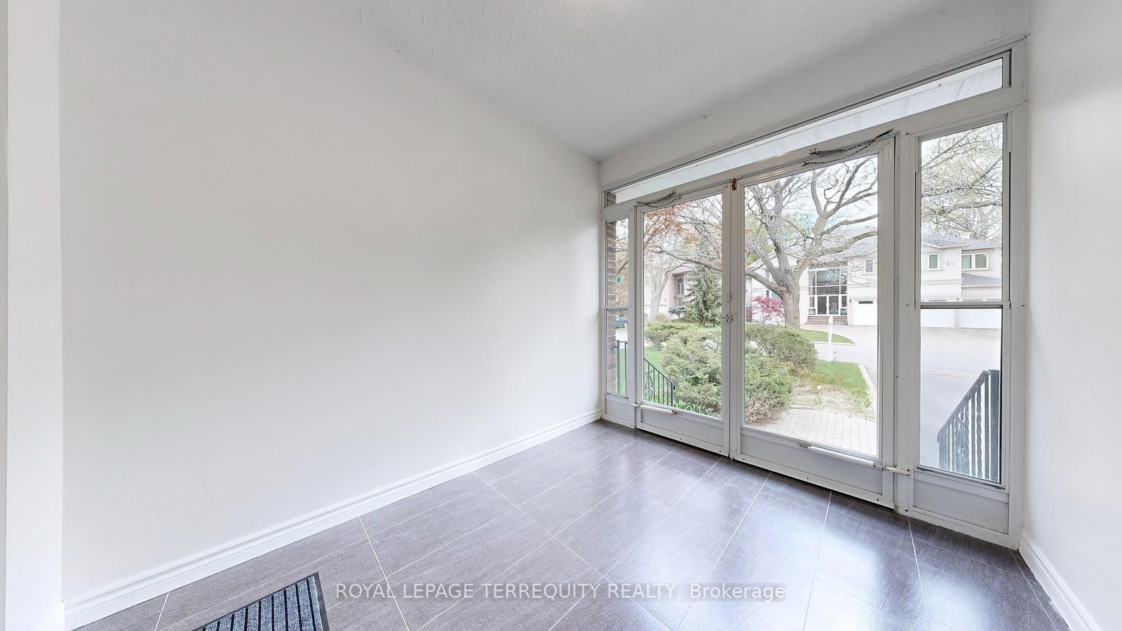 Detached House for sale at 219 Dunview Avenue, Toronto, Willowdale East, M2N 4H9 - MLS: C12132931