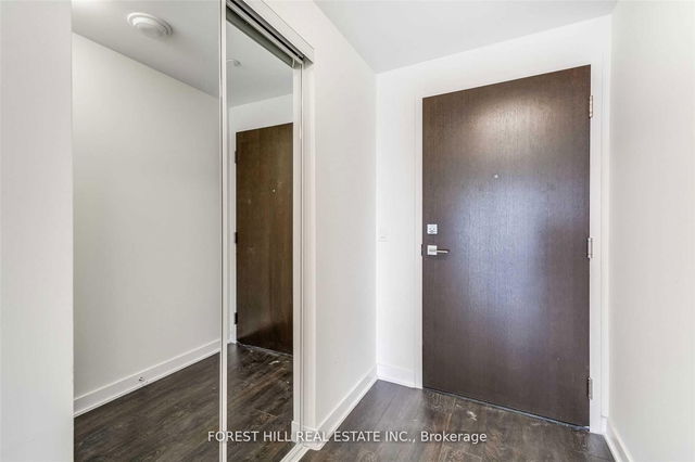 5501 - 2221 Yonge Street