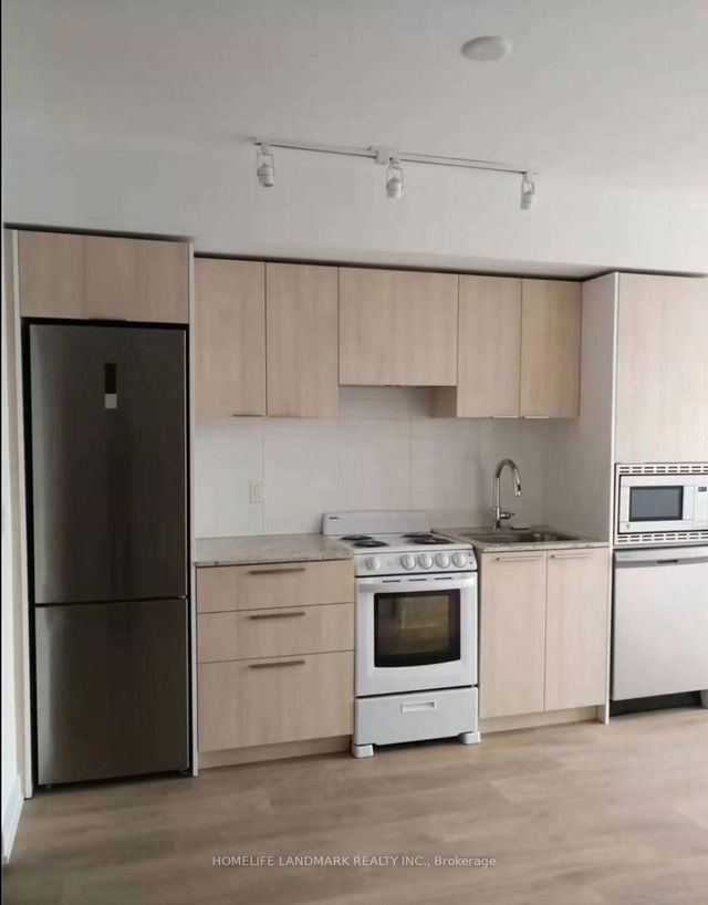 3403 - 501 Yonge Street