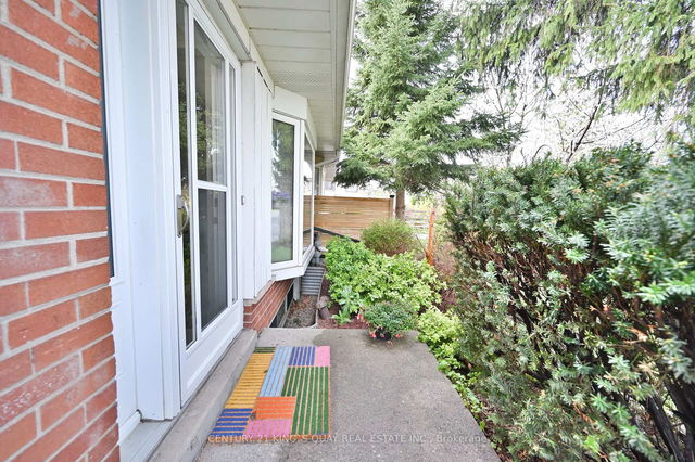 10 Billington Crescent