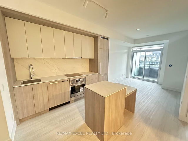 802 - 625 Sheppard Avenue