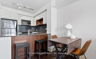 Unit 2208 — 25 Carlton St, Toronto - Church-Yonge Corridor image-0-2